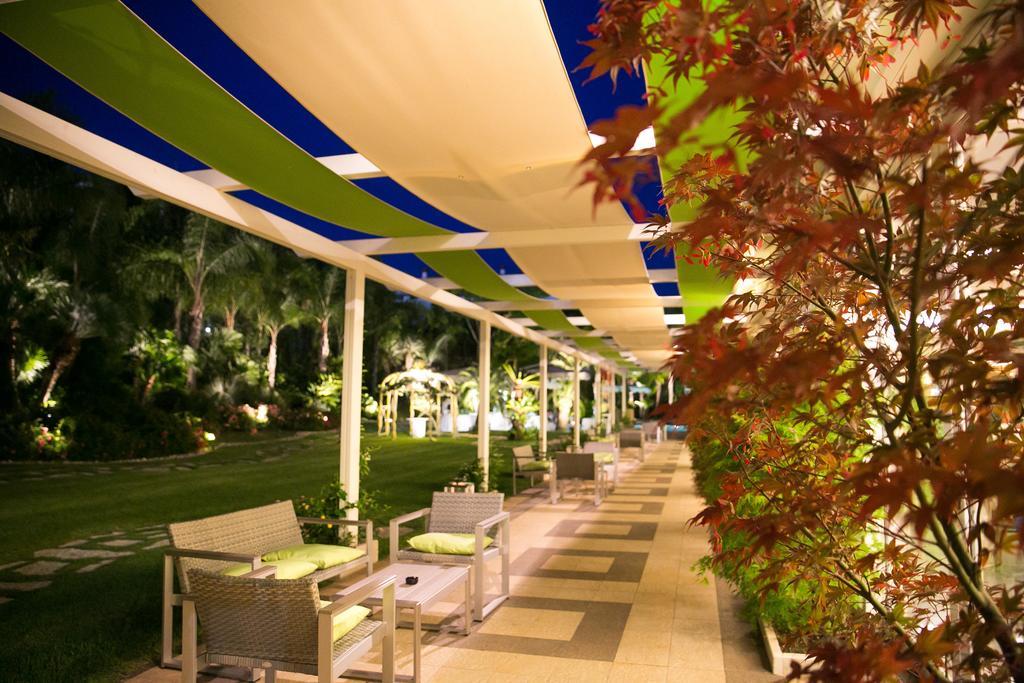 Hotel Ares Понтиния Экстерьер фото