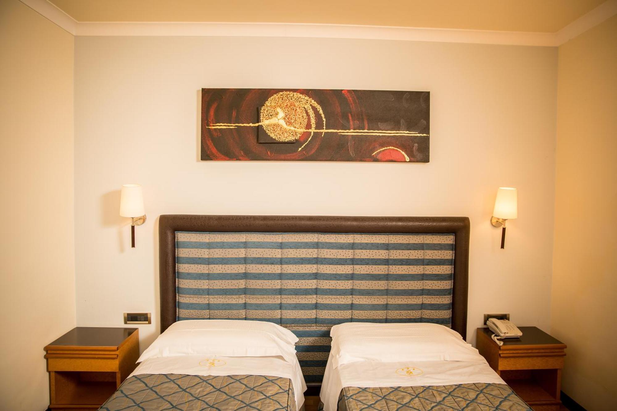 Hotel Ares Понтиния Номер фото